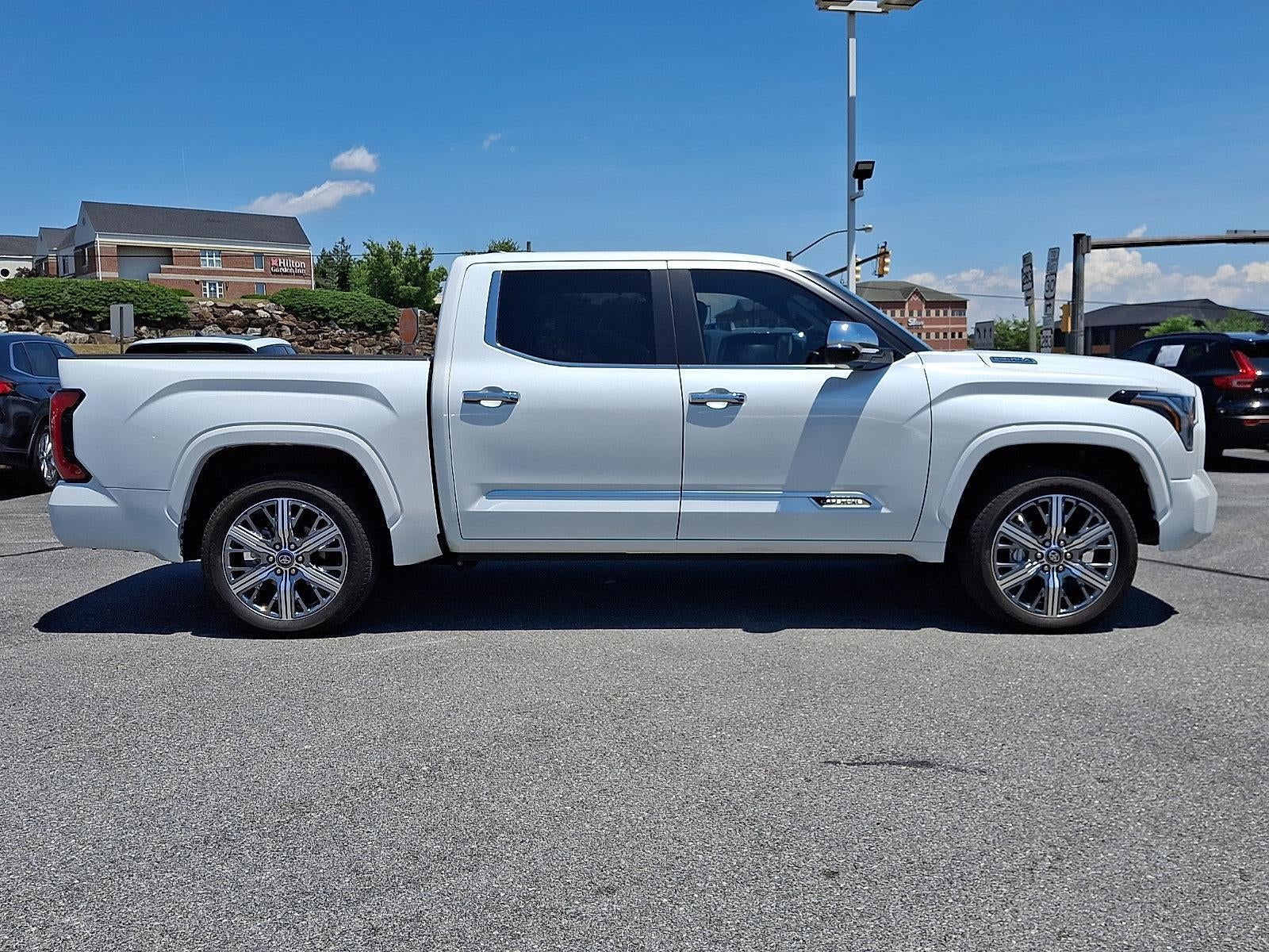 2025 Toyota Tundra 4WD 4WD Capstone Hybrid CrewMax 5.5' Bed (Natl)
