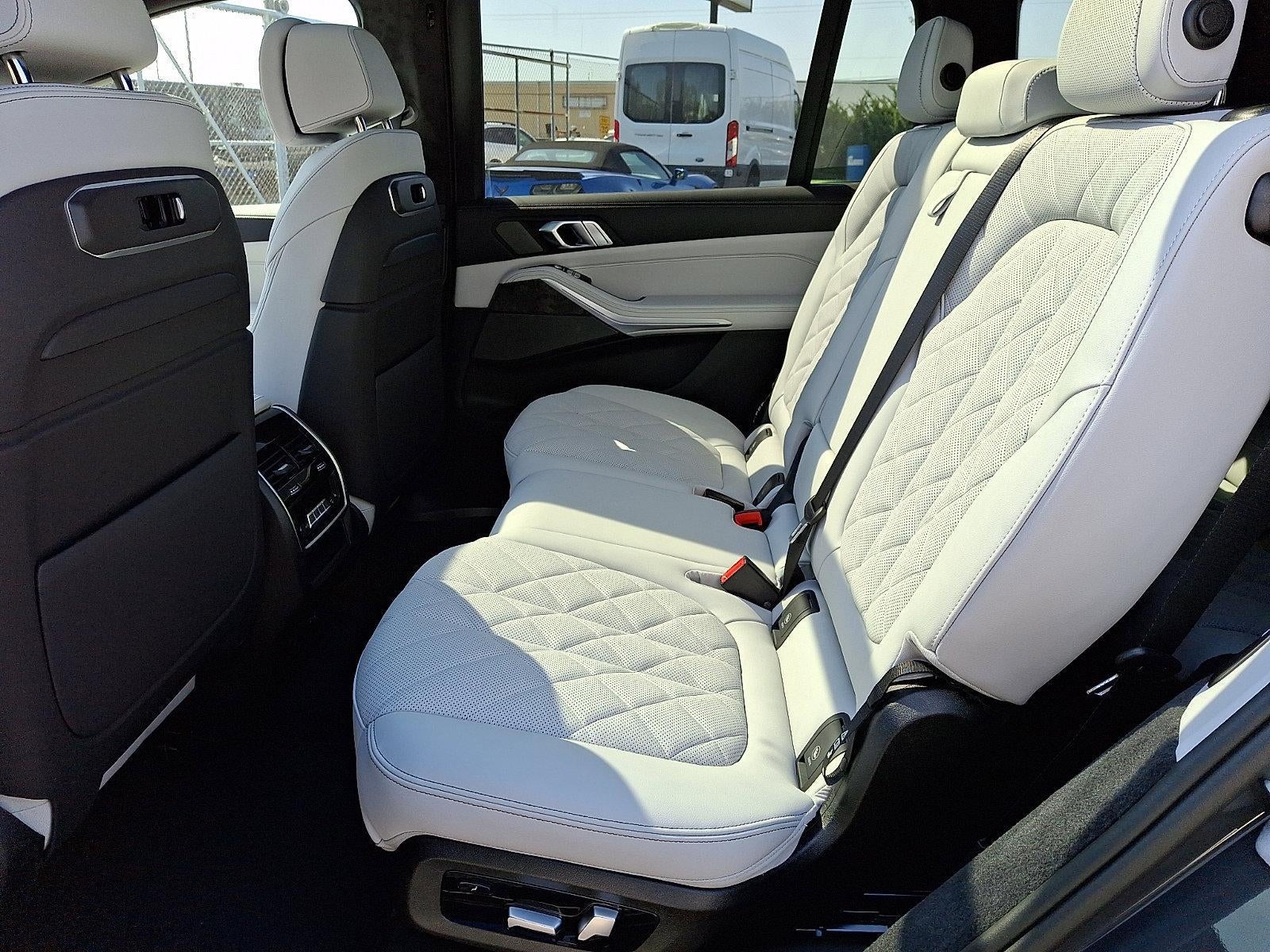 2026 BMW X7 xDrive40i Sports Activity Vehicle