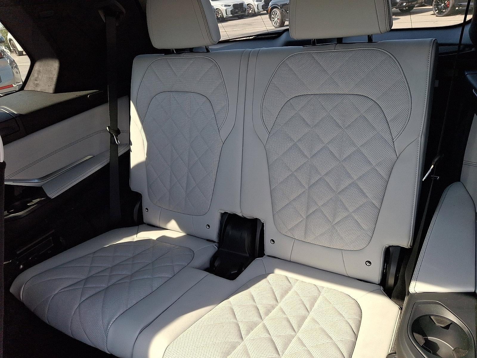 2026 BMW X7 xDrive40i Sports Activity Vehicle