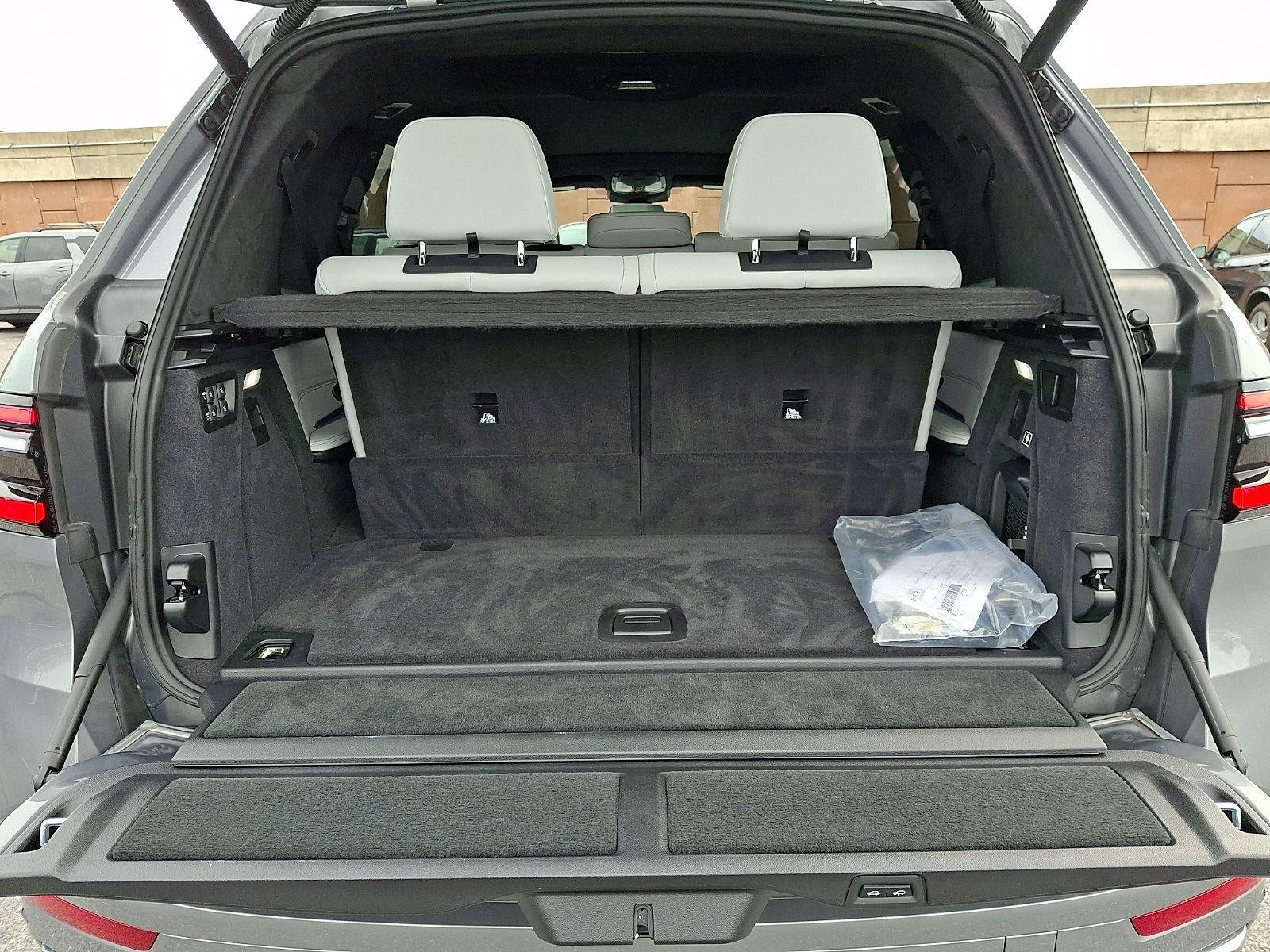 2026 BMW X7 xDrive40i Sports Activity Vehicle