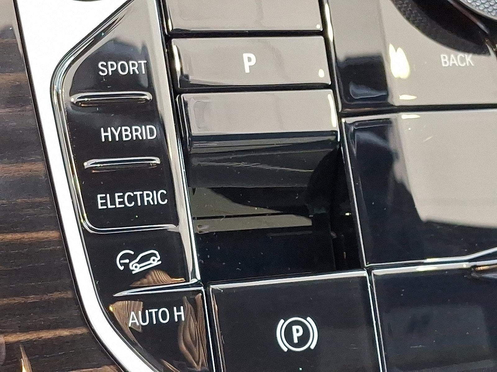 2025 BMW X5 xDrive50e Plug-In Hybrid