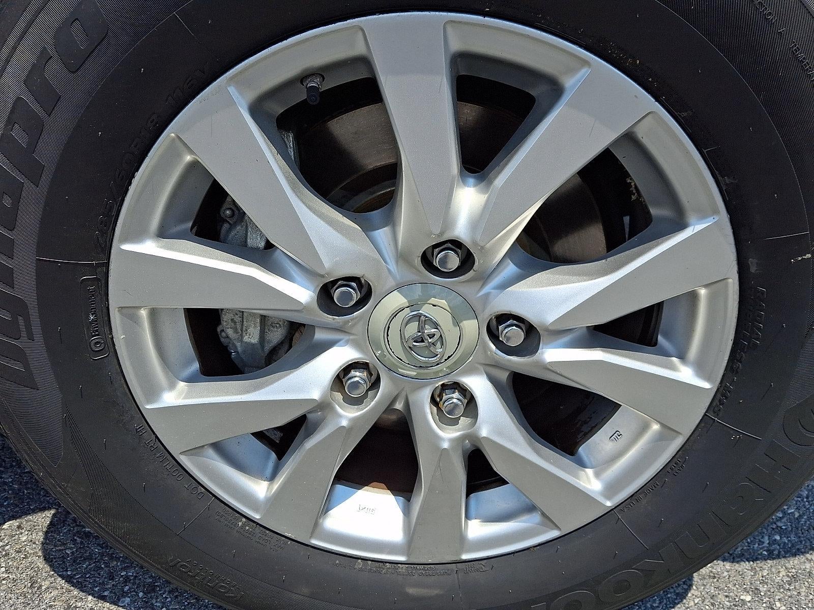 2016 Toyota Land Cruiser 4dr 4WD (GS)
