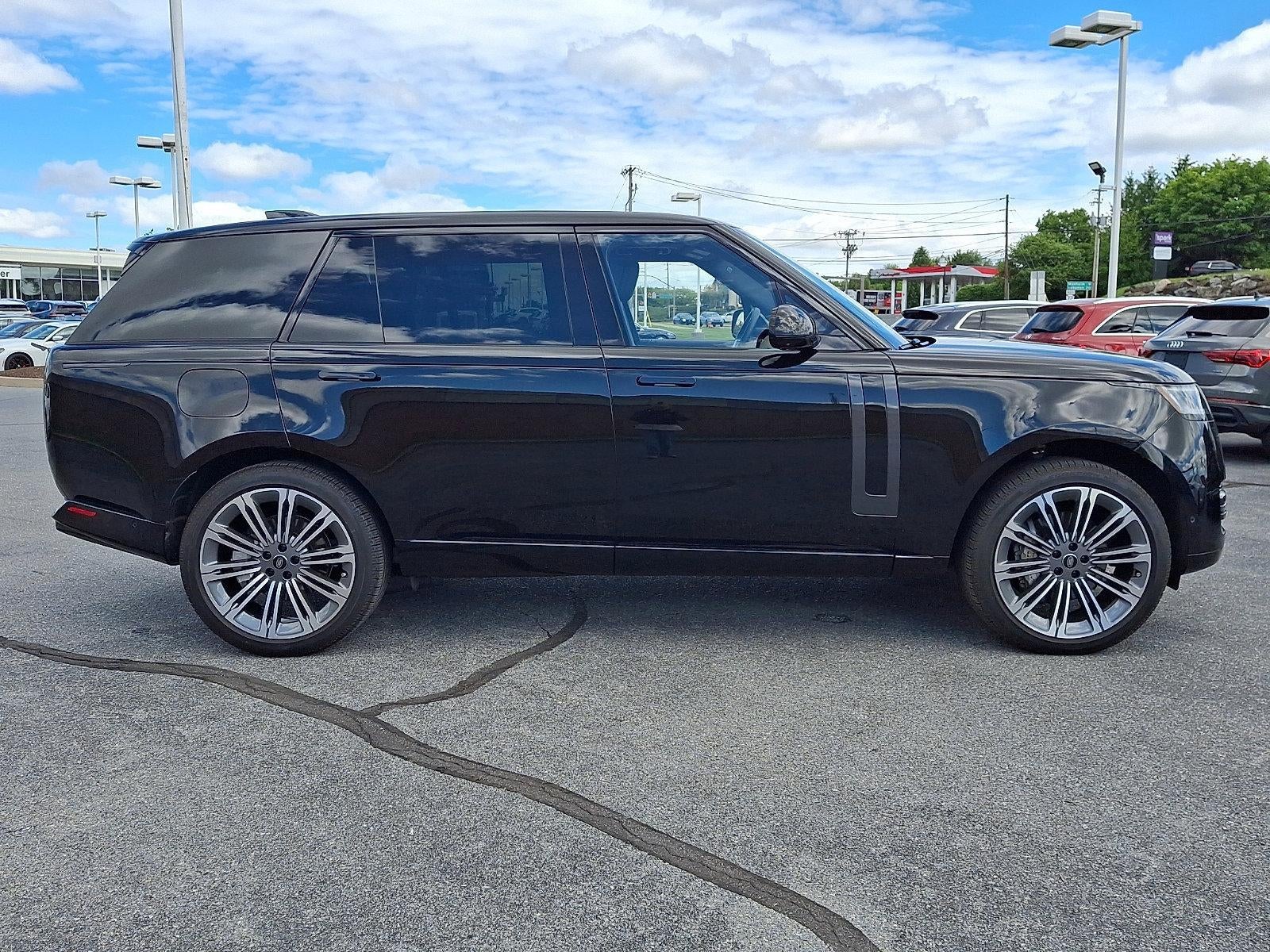 2025 Land Rover Range Rover P400 SE LWB 7 Seat