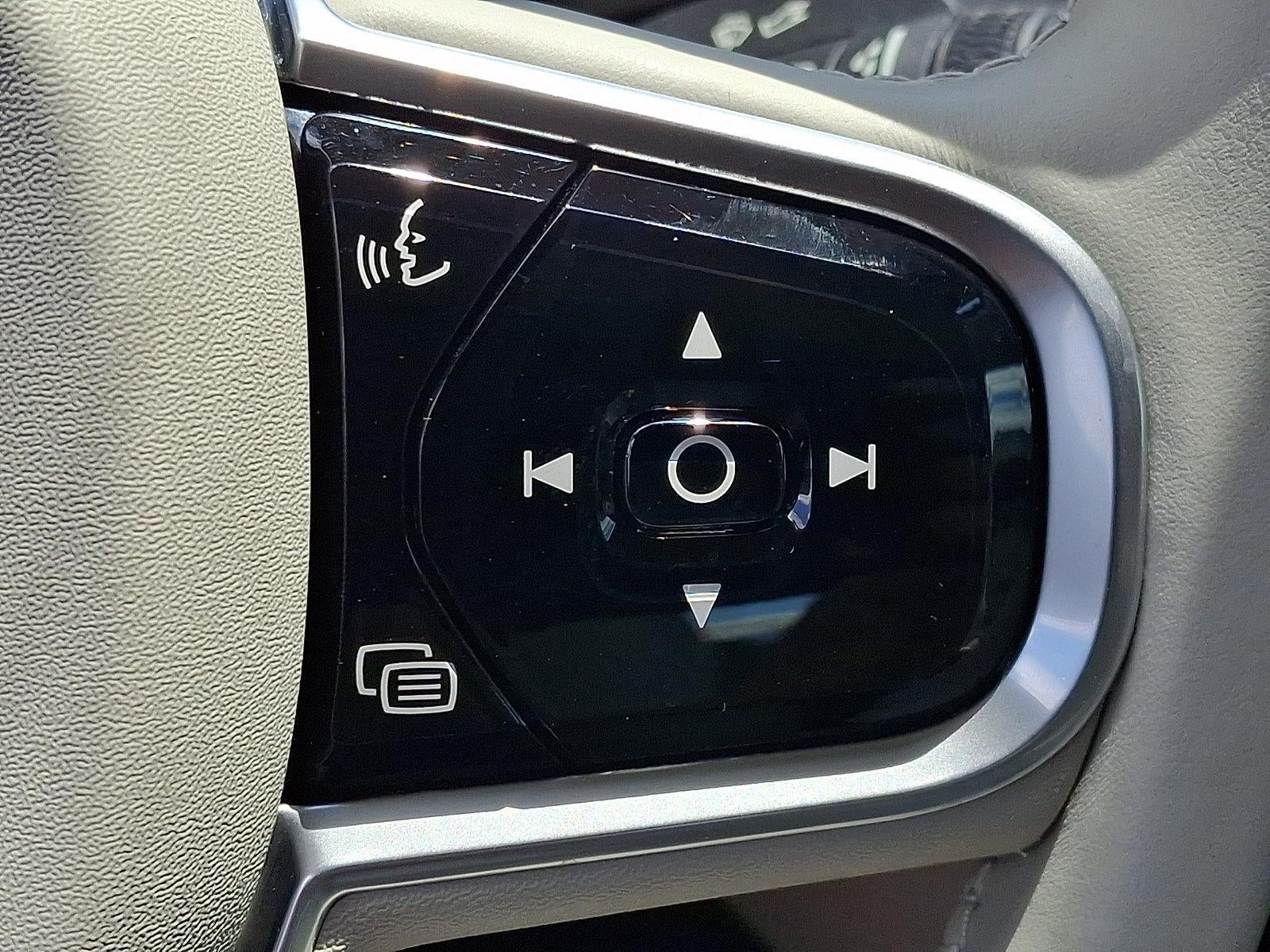 2017 Volvo S90 T6 AWD Momentum
