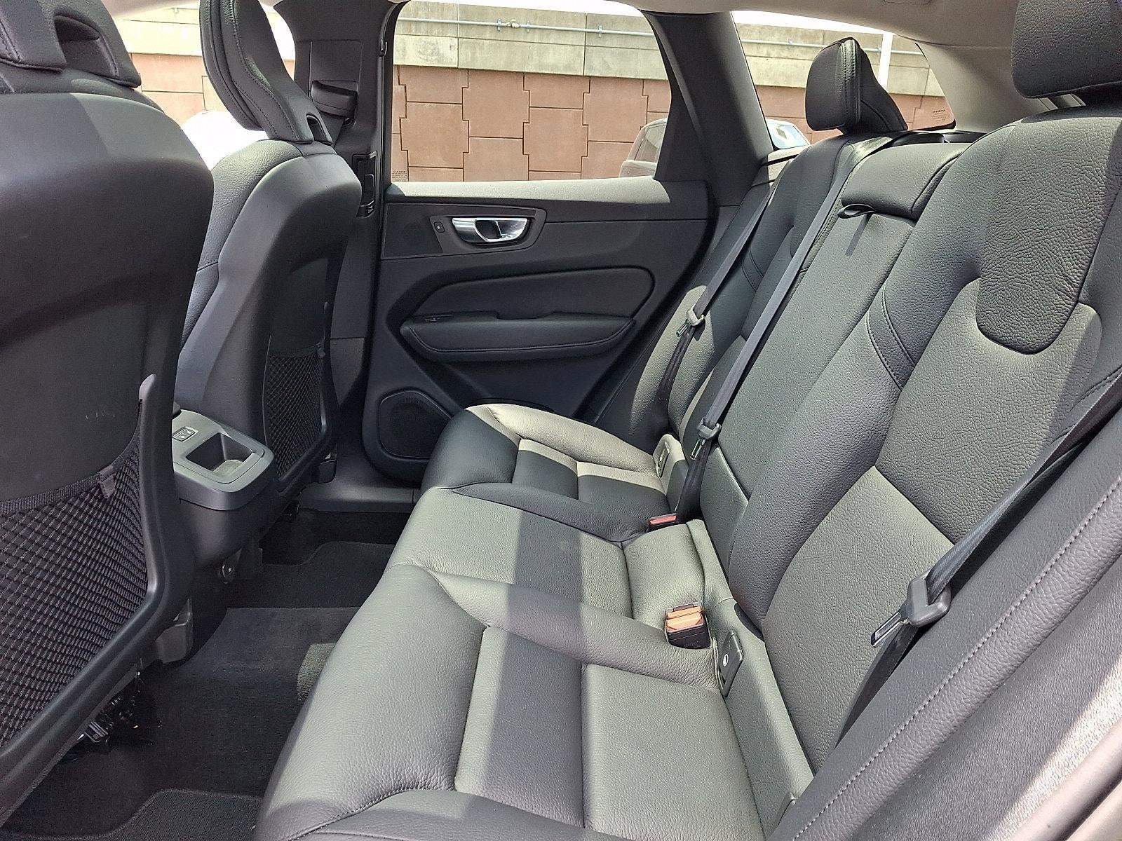 2023 Volvo XC60 B5 AWD Plus Bright Theme