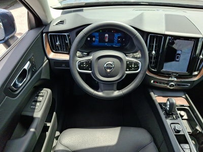 2023 Volvo XC60 B5 AWD Plus Bright Theme