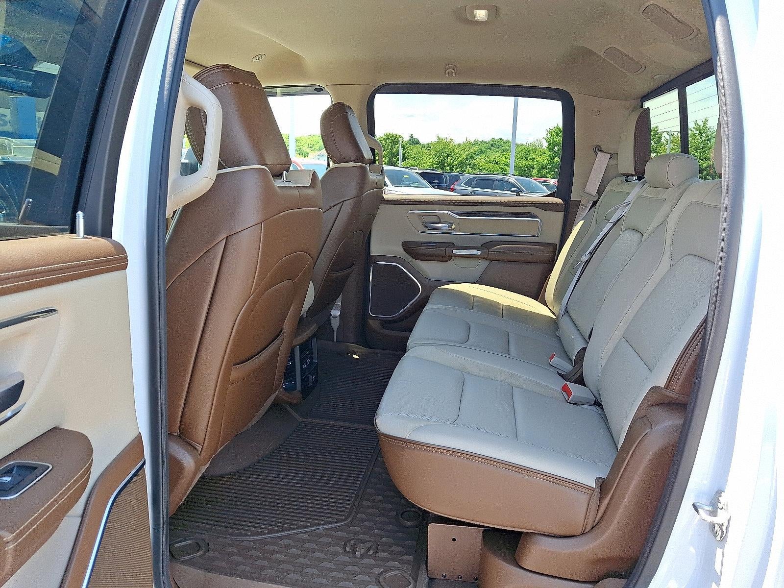 2019 RAM 1500 Laramie 4x4 Crew Cab 5'7" Box