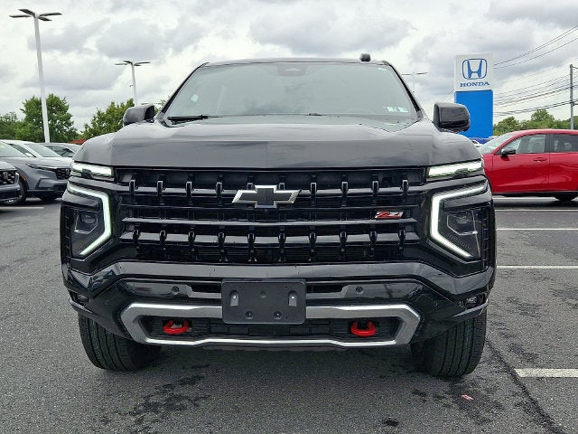 2025 Chevrolet Suburban Z71 **SUPER CLEAN**
