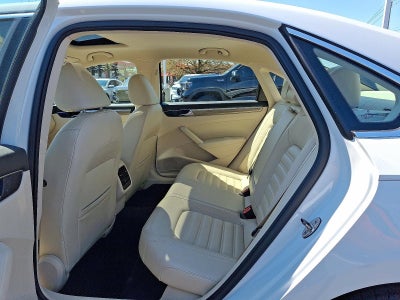 2017 Volkswagen Passat 1.8T SEL Premium Auto