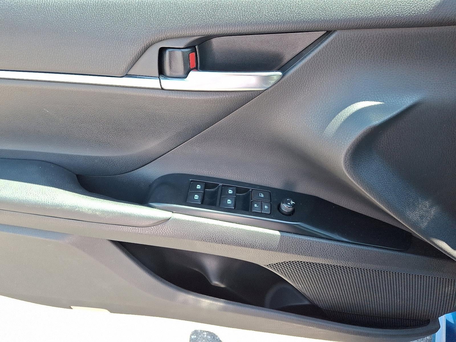 2018 Toyota Camry SE Auto (SE)