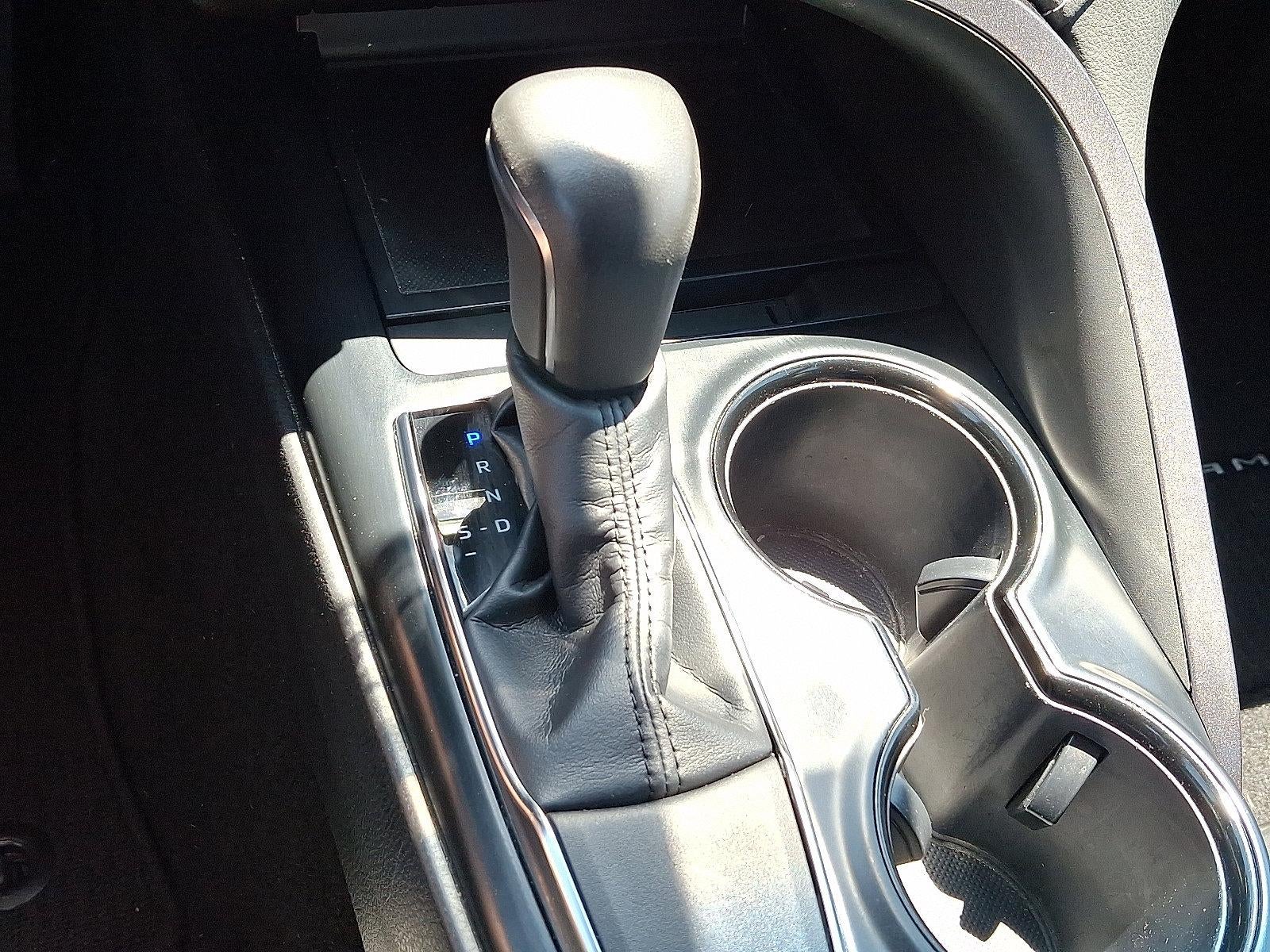 2018 Toyota Camry SE Auto (SE)