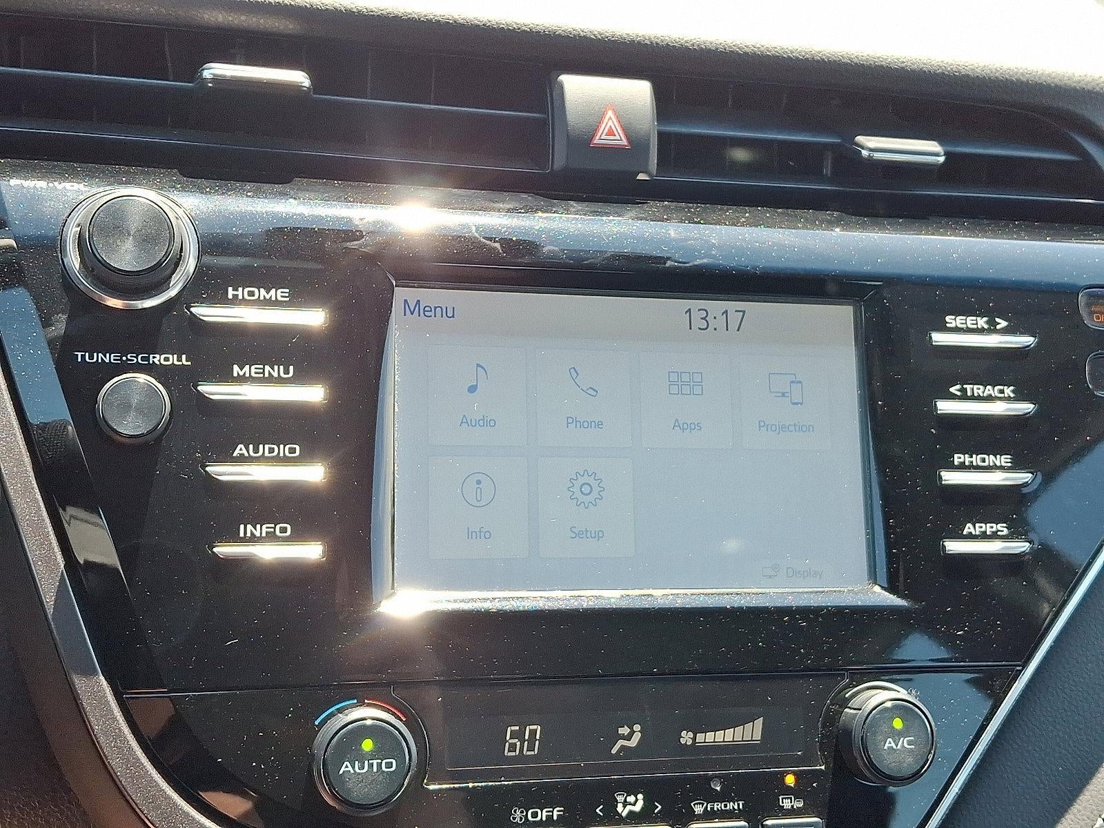 2018 Toyota Camry SE Auto (SE)
