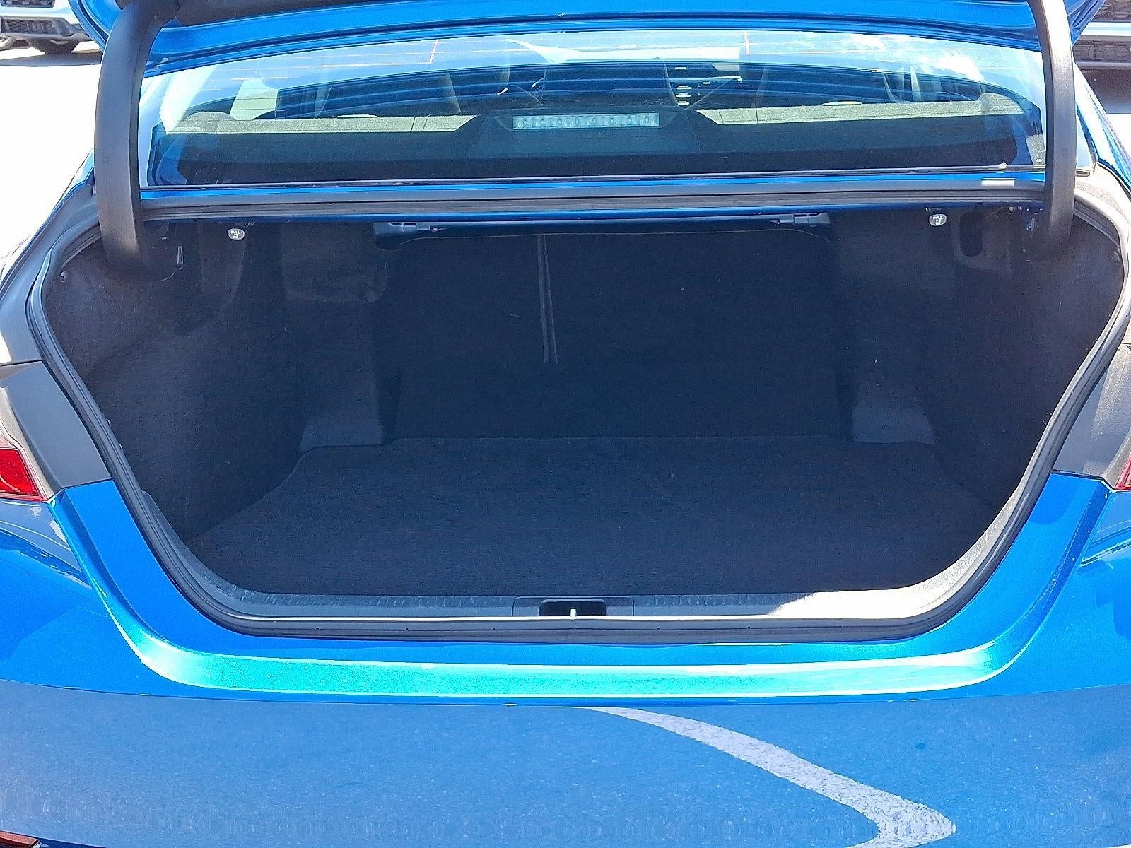 2018 Toyota Camry SE Auto (SE)