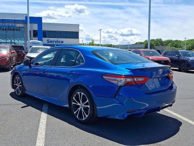 2018 Toyota Camry SE Auto (SE)