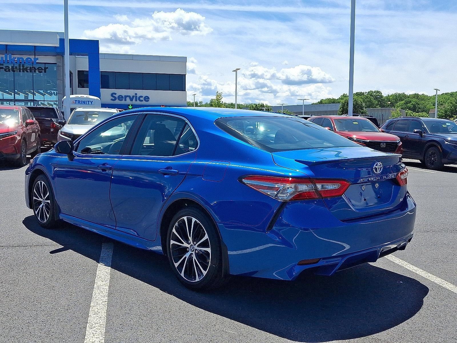 2018 Toyota Camry SE Auto (SE)