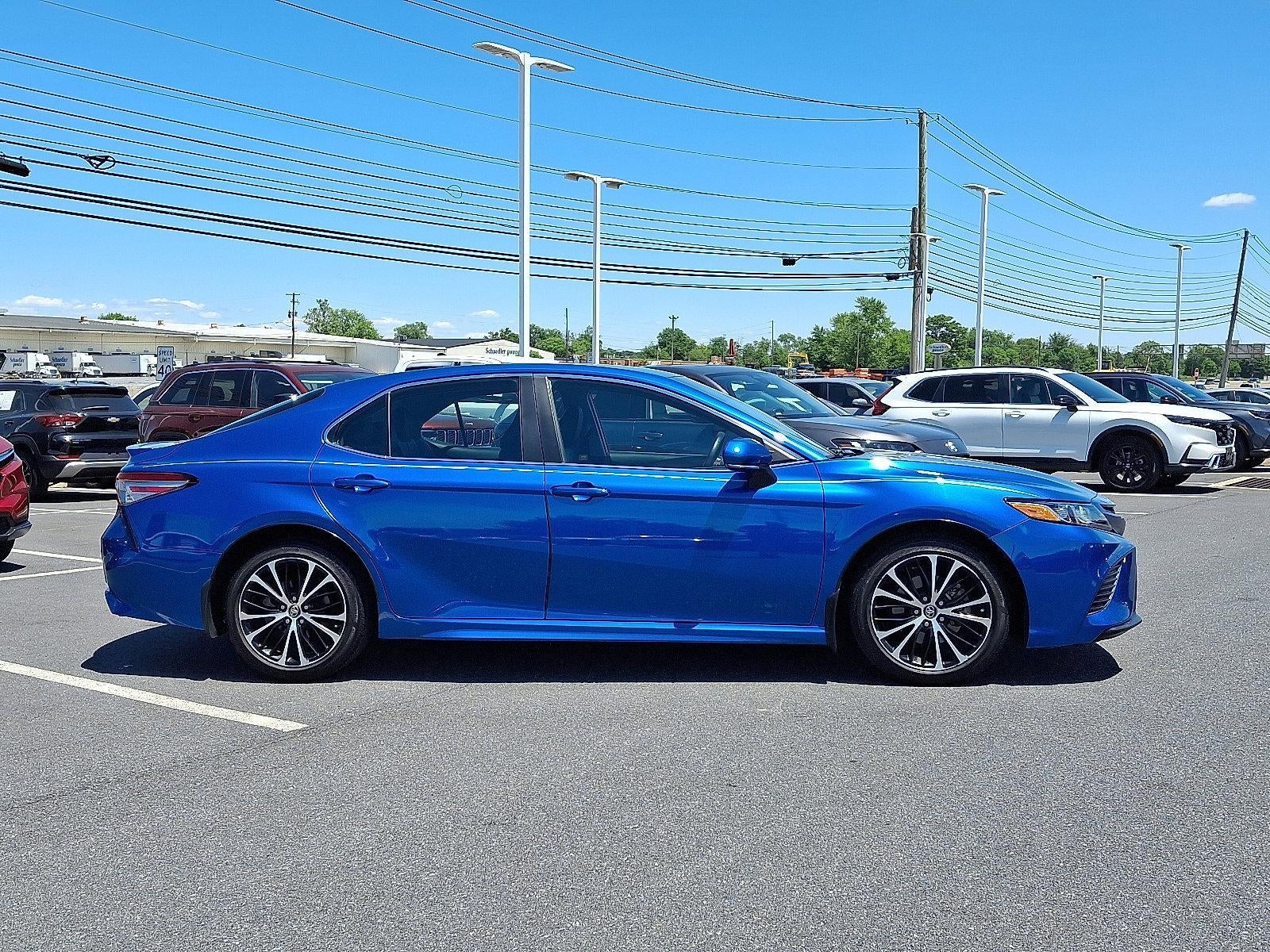 2018 Toyota Camry SE Auto (SE)