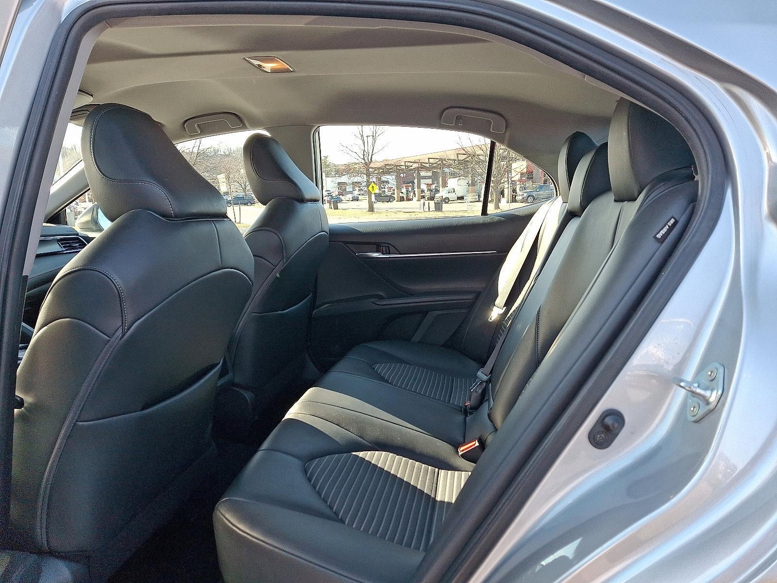 2022 Toyota Camry SE Auto (SE)