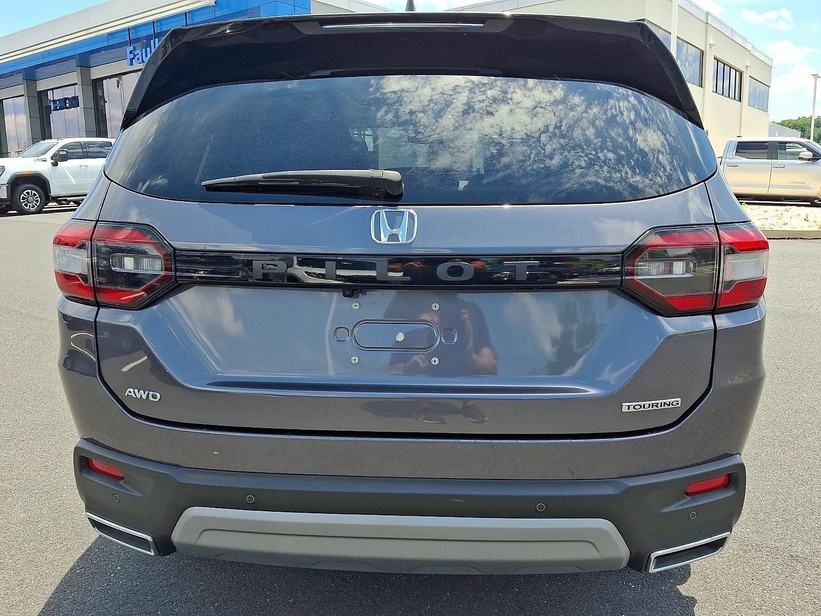 2023 Honda Pilot Touring AWD