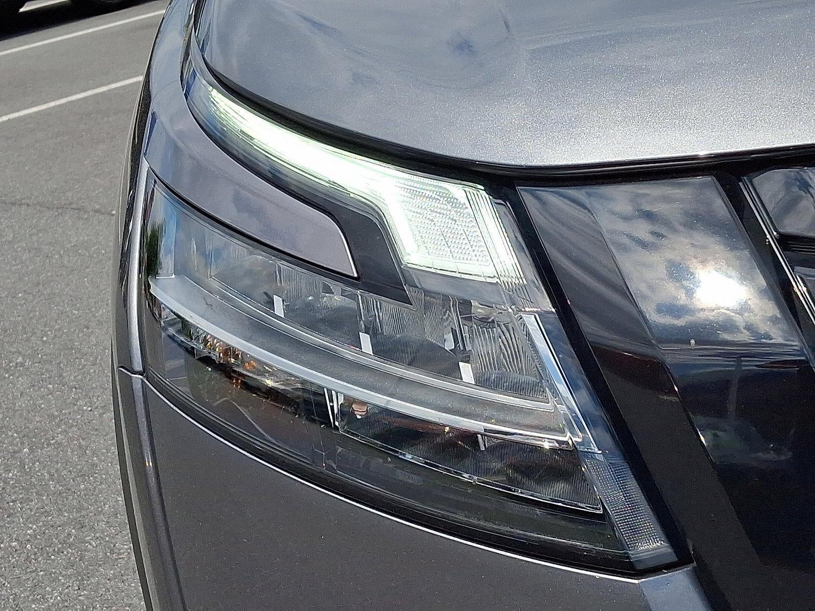 2023 Nissan Pathfinder SL 4WD