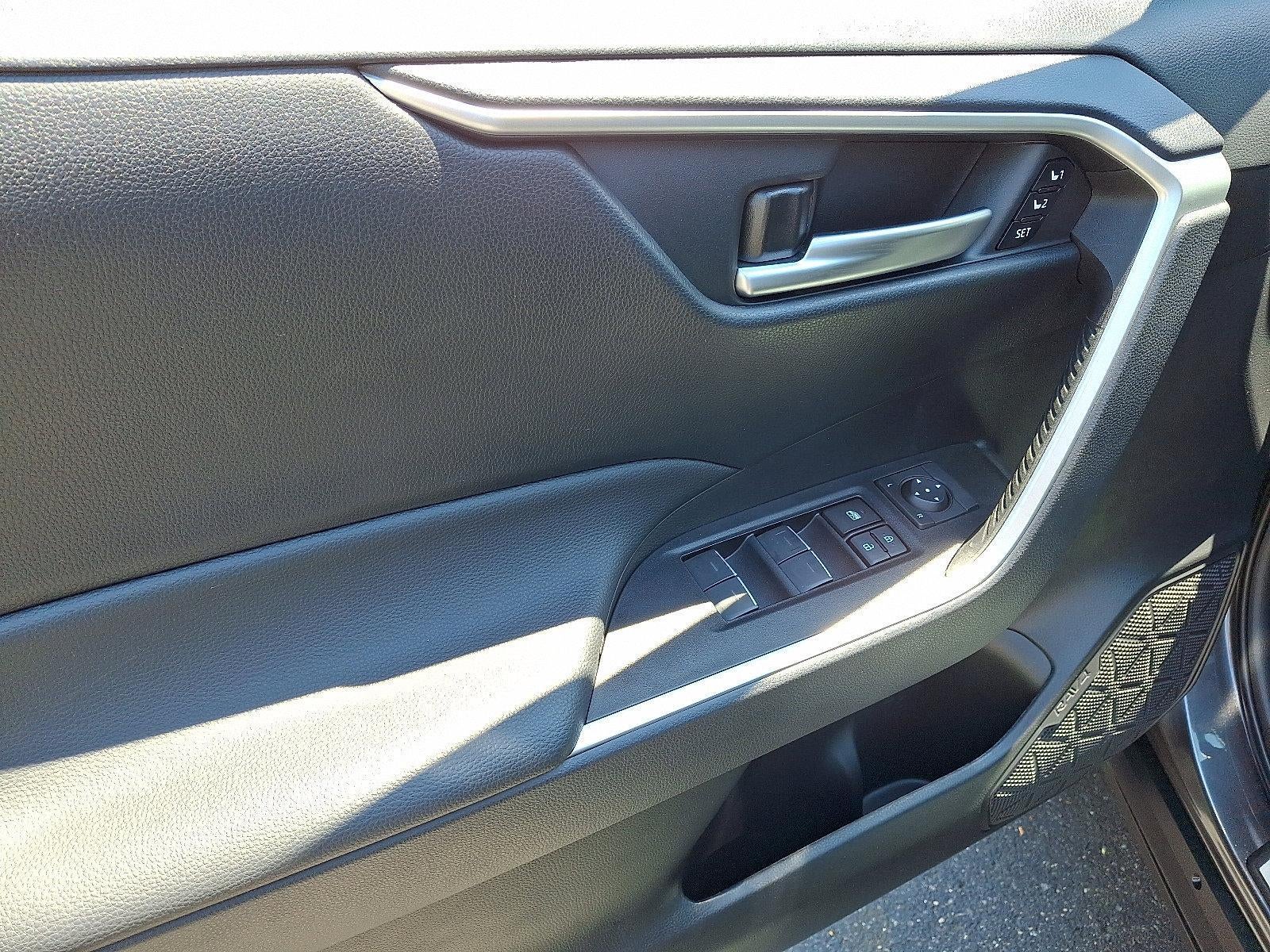 2025 Toyota RAV4 XLE Premium AWD (Natl)