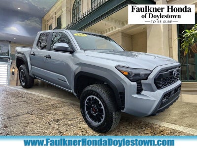 2025 Toyota Tacoma 4WD 4WD SR Double Cab 5' Bed MT (Natl)