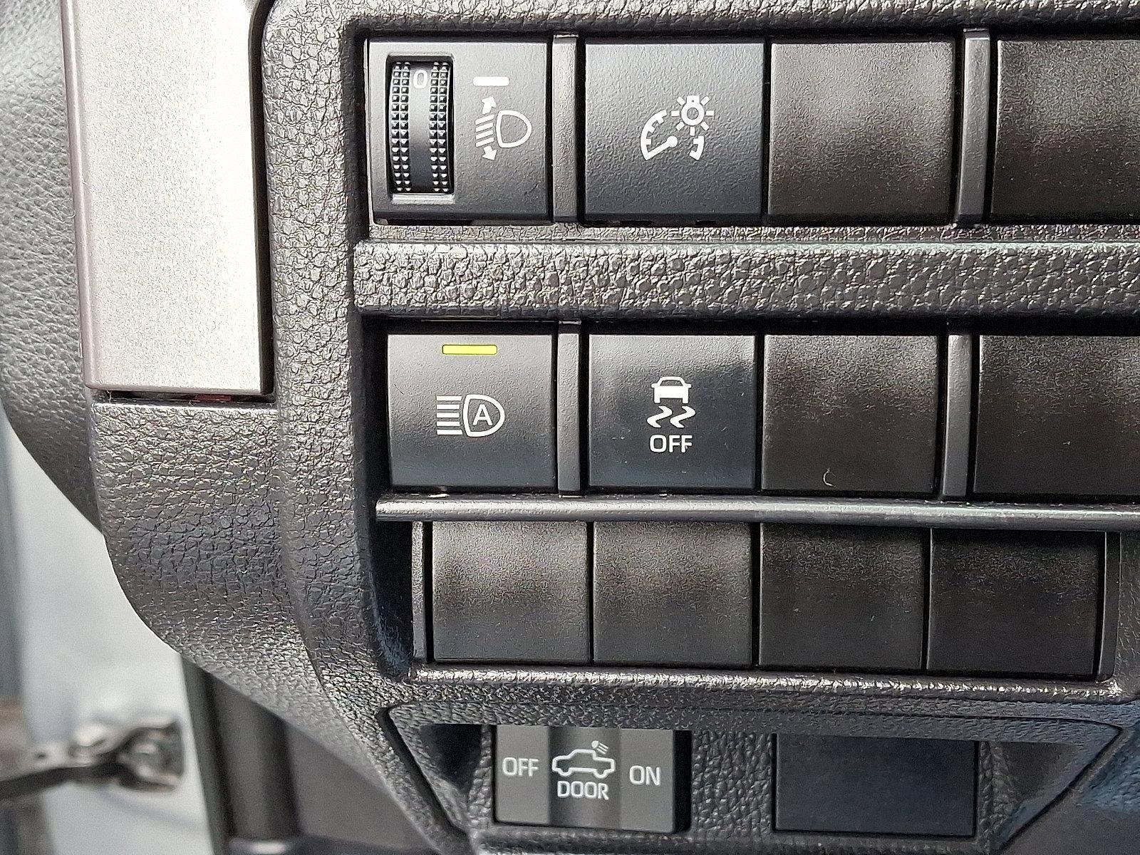 2025 Toyota Tacoma 4WD 4WD SR Double Cab 5' Bed MT (Natl)