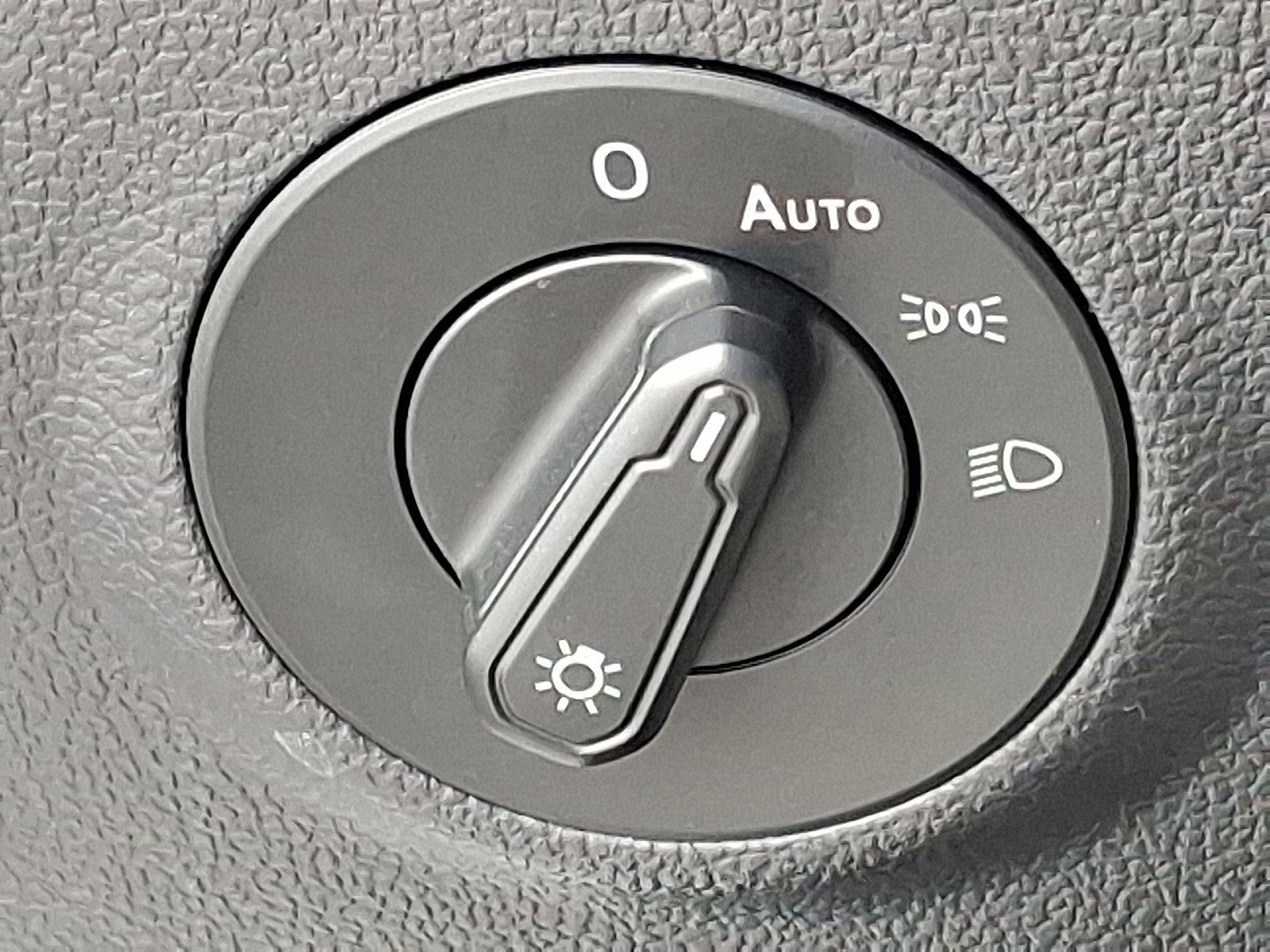2023 Volkswagen Taos SE 4MOTION