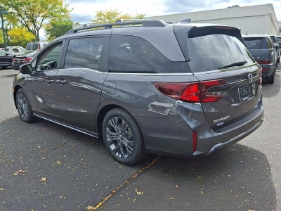 2027 Honda Odyssey Touring Auto