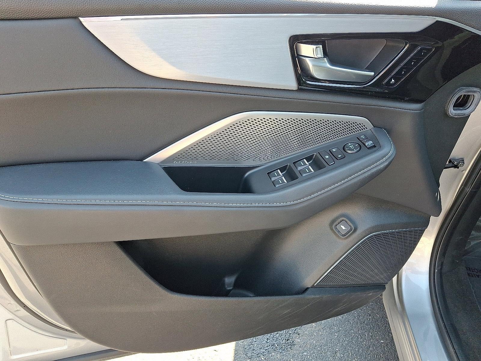 2023 Acura MDX SH-AWD w/Technology Package