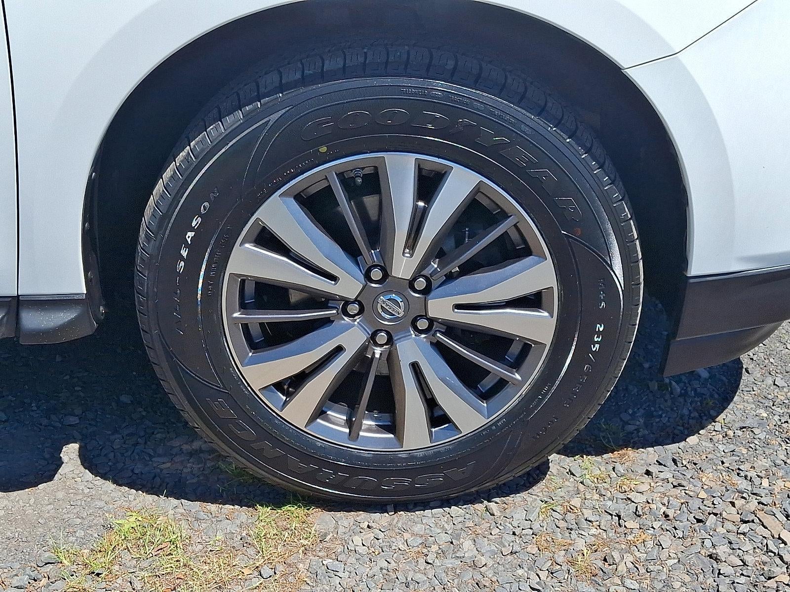 2019 Nissan Pathfinder 4x4 SV