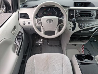 2013 Toyota Sienna 5dr 7-Pass Van V6 LE AAS FWD (Natl)