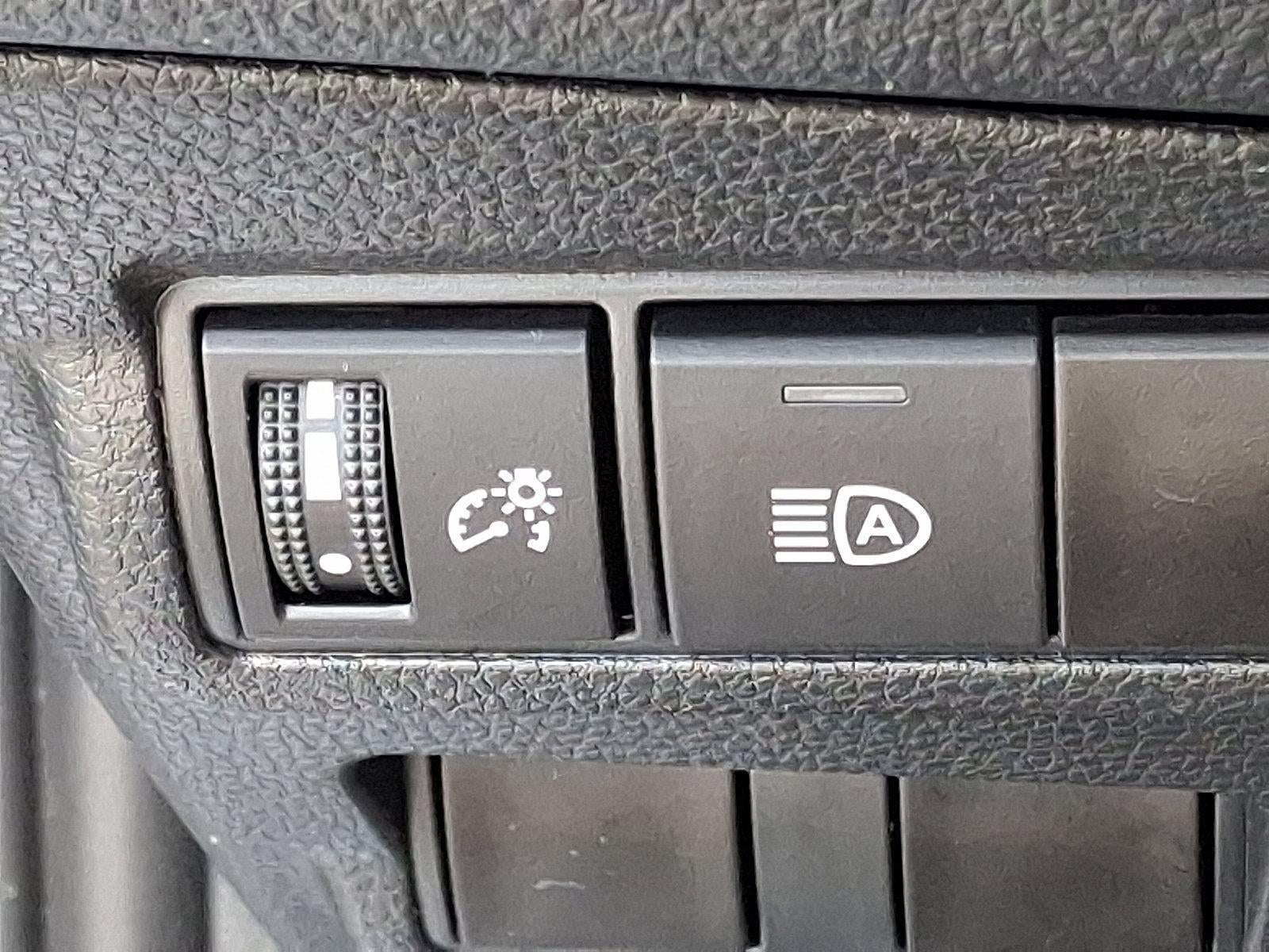 2023 Toyota Corolla Cross LE 4WD (Natl)