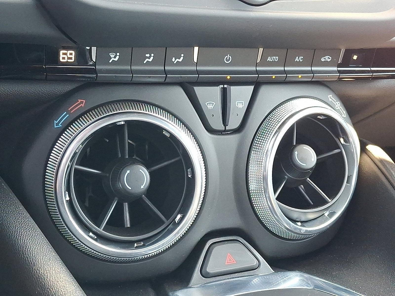 2023 Chevrolet Camaro 2dr Coupe 1LT