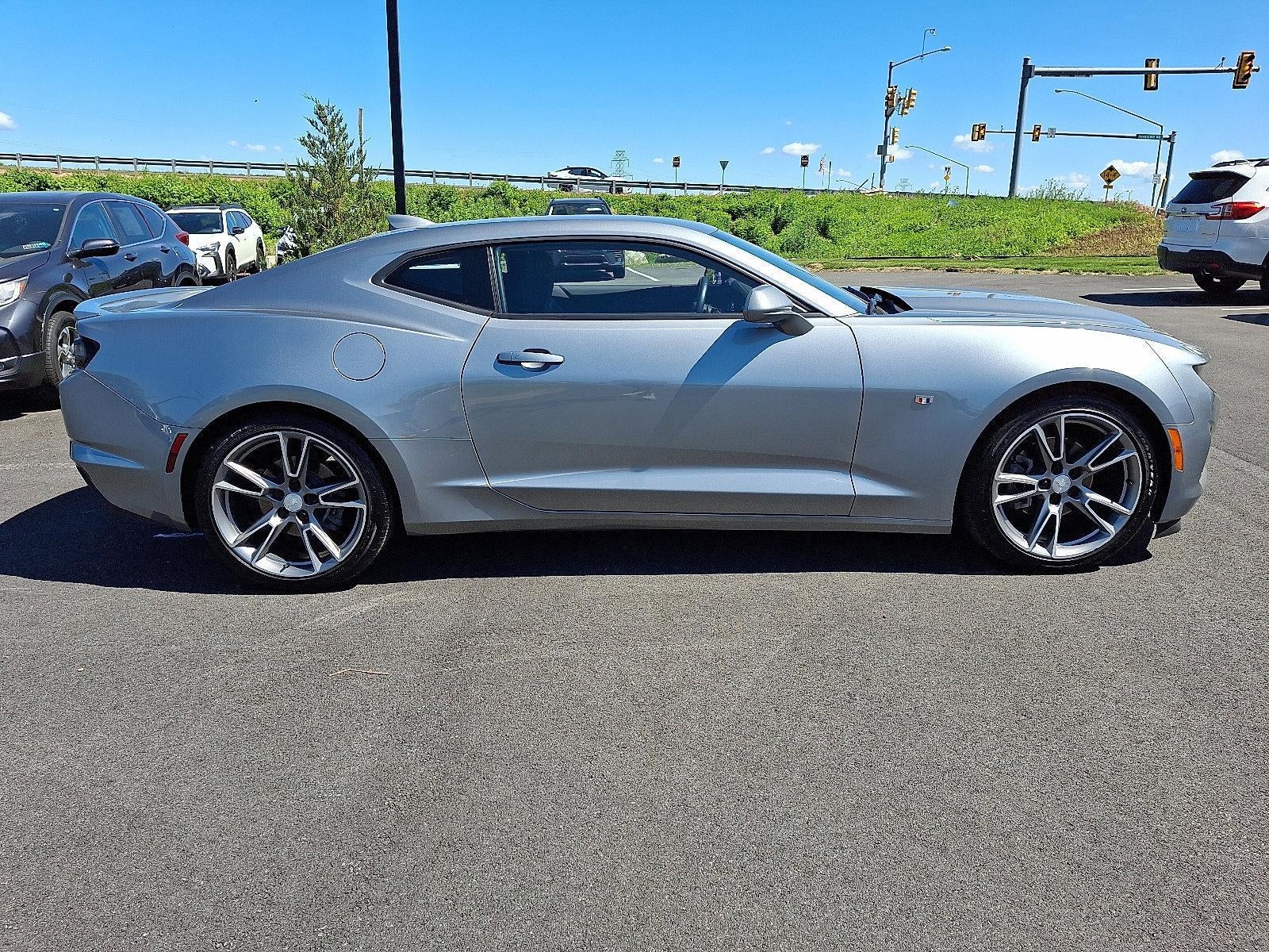 2023 Chevrolet Camaro 2dr Coupe 1LT