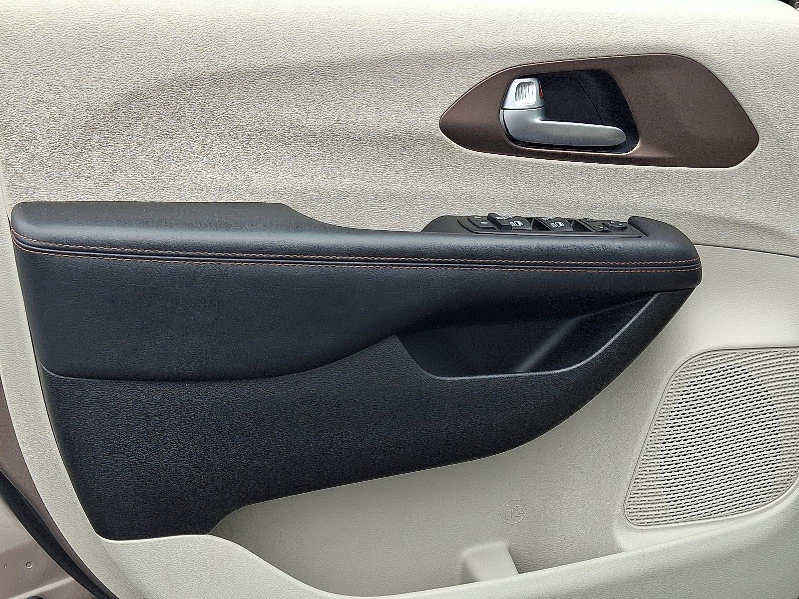 2017 Chrysler Pacifica Touring-L Plus FWD