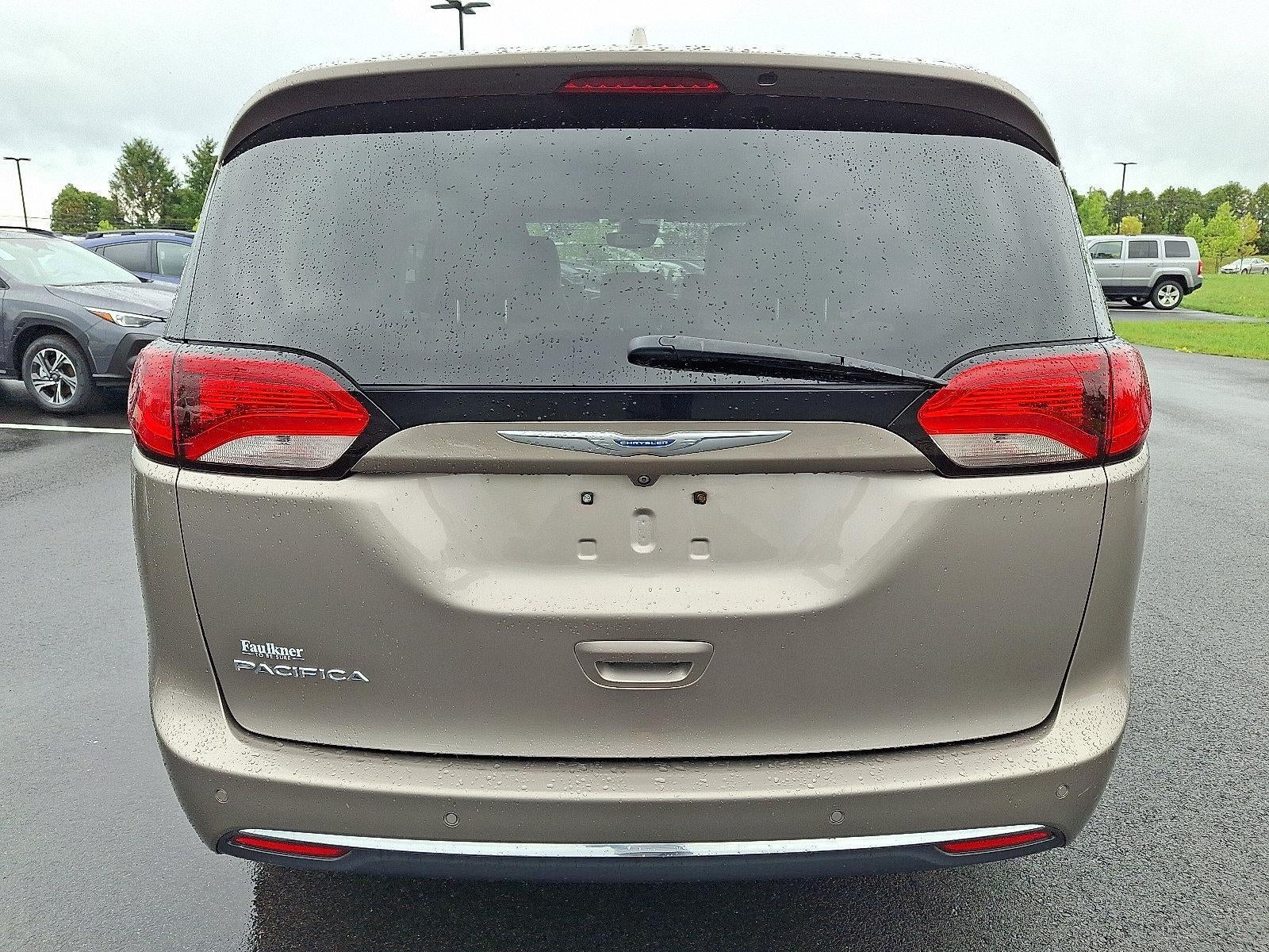 2017 Chrysler Pacifica Touring-L Plus FWD