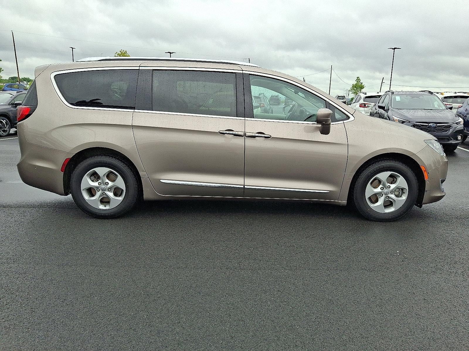 2017 Chrysler Pacifica Touring-L Plus FWD