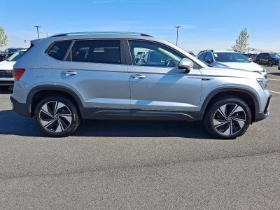 2024 Volkswagen Taos SE 4MOTION
