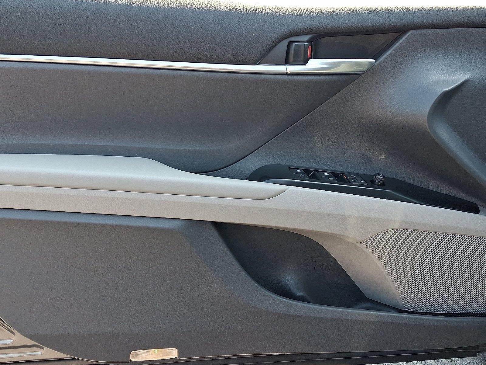 2019 Toyota Camry Hybrid LE CVT (Natl)