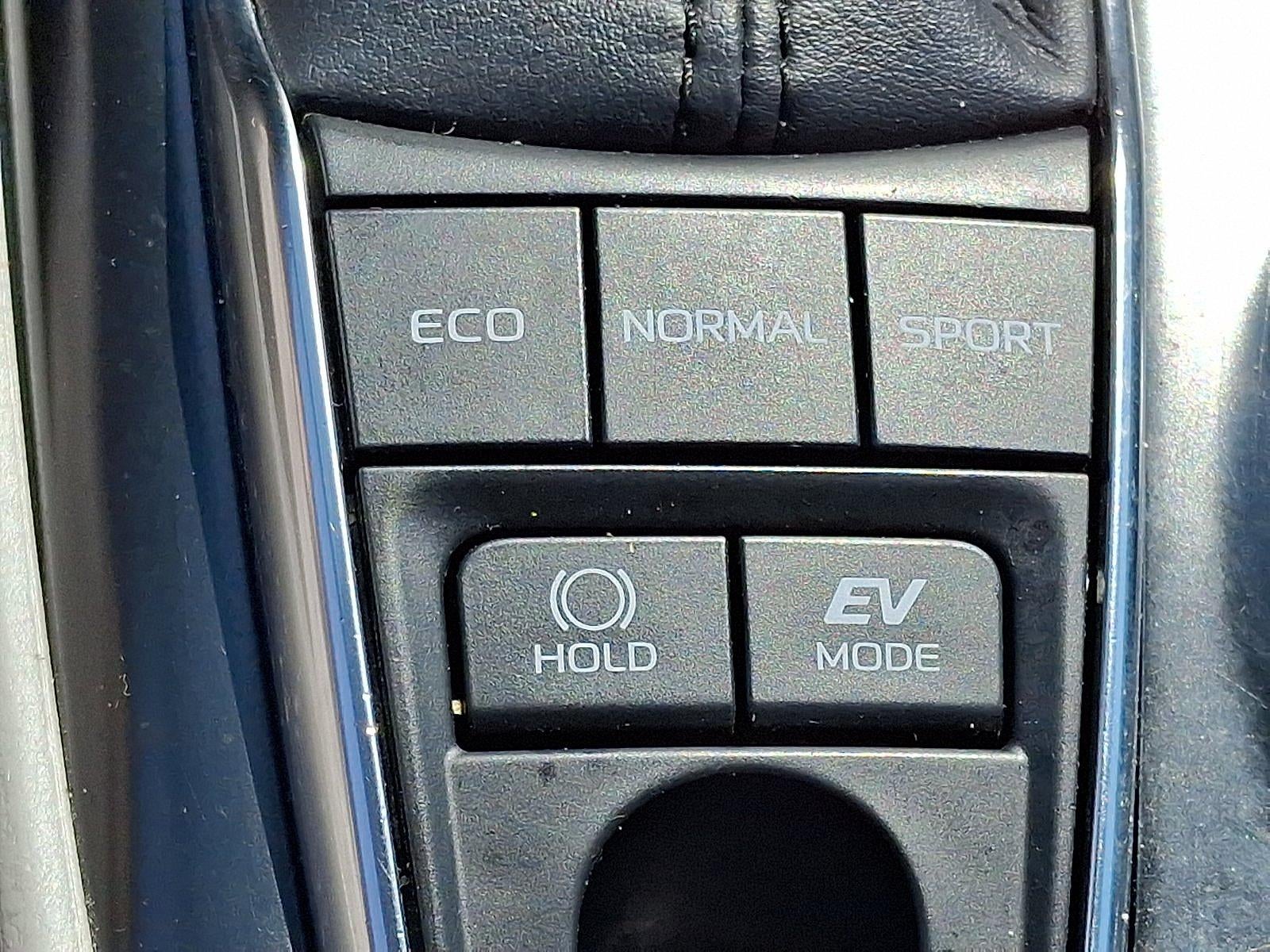 2019 Toyota Camry Hybrid LE CVT (Natl)