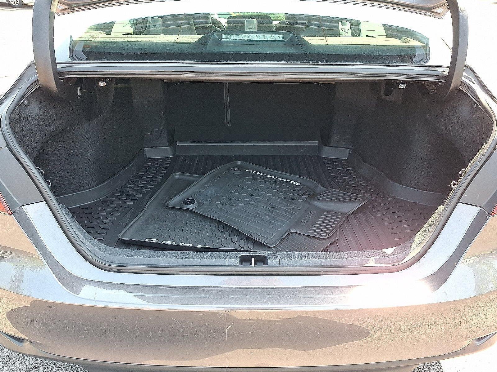 2019 Toyota Camry Hybrid LE CVT (Natl)
