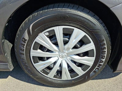 2019 Toyota Camry Hybrid LE CVT (Natl)