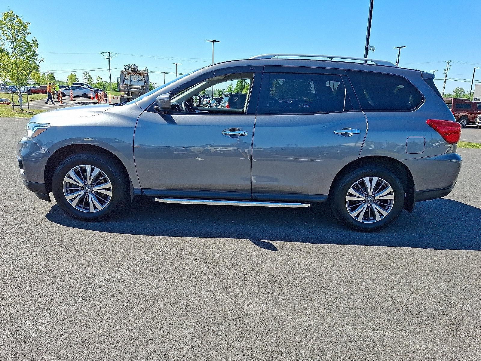 2020 Nissan Pathfinder 4x4 SV