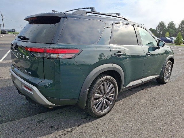2023 Nissan Pathfinder SL 4WD