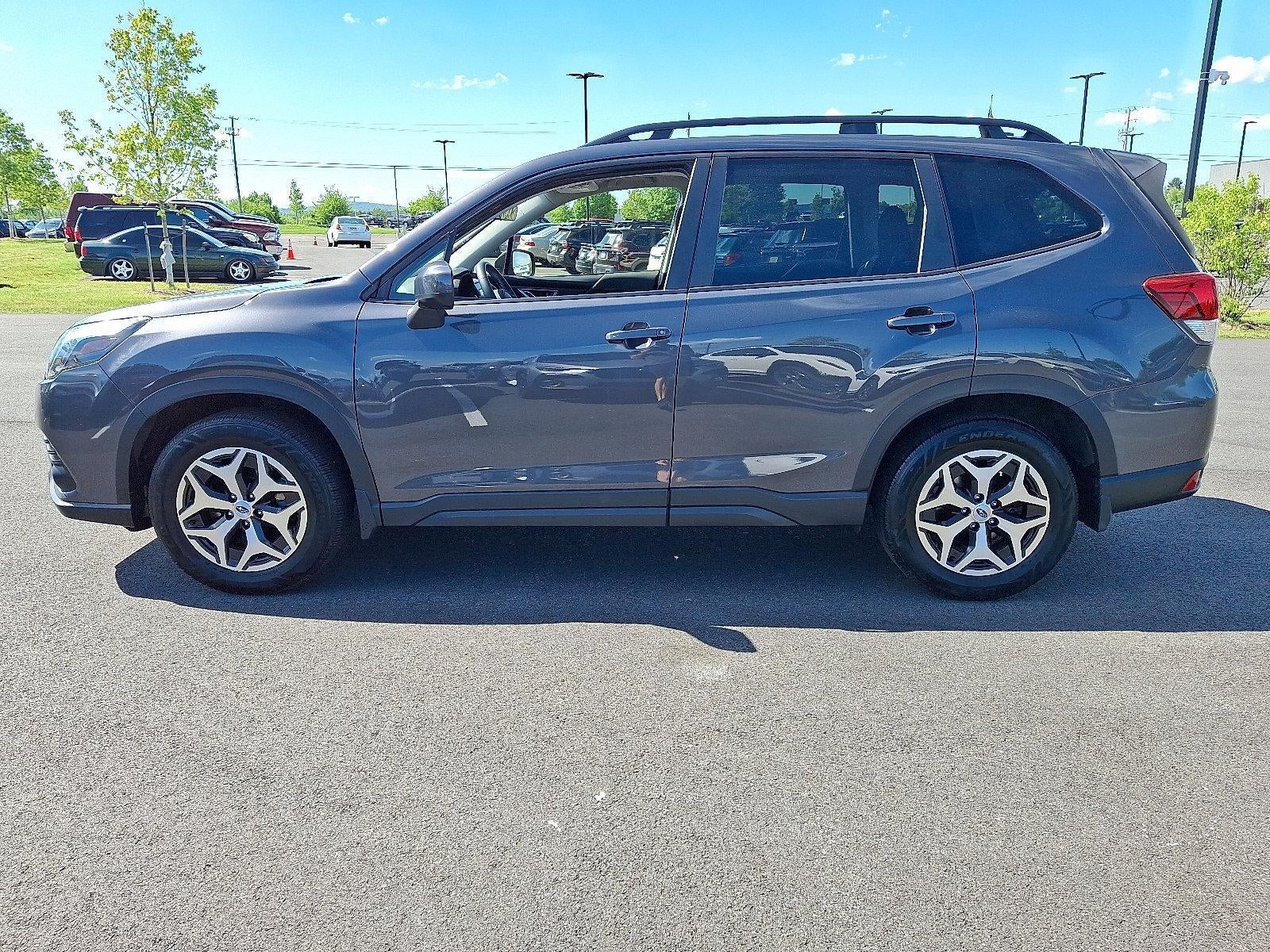 2023 Subaru Forester Premium CVT