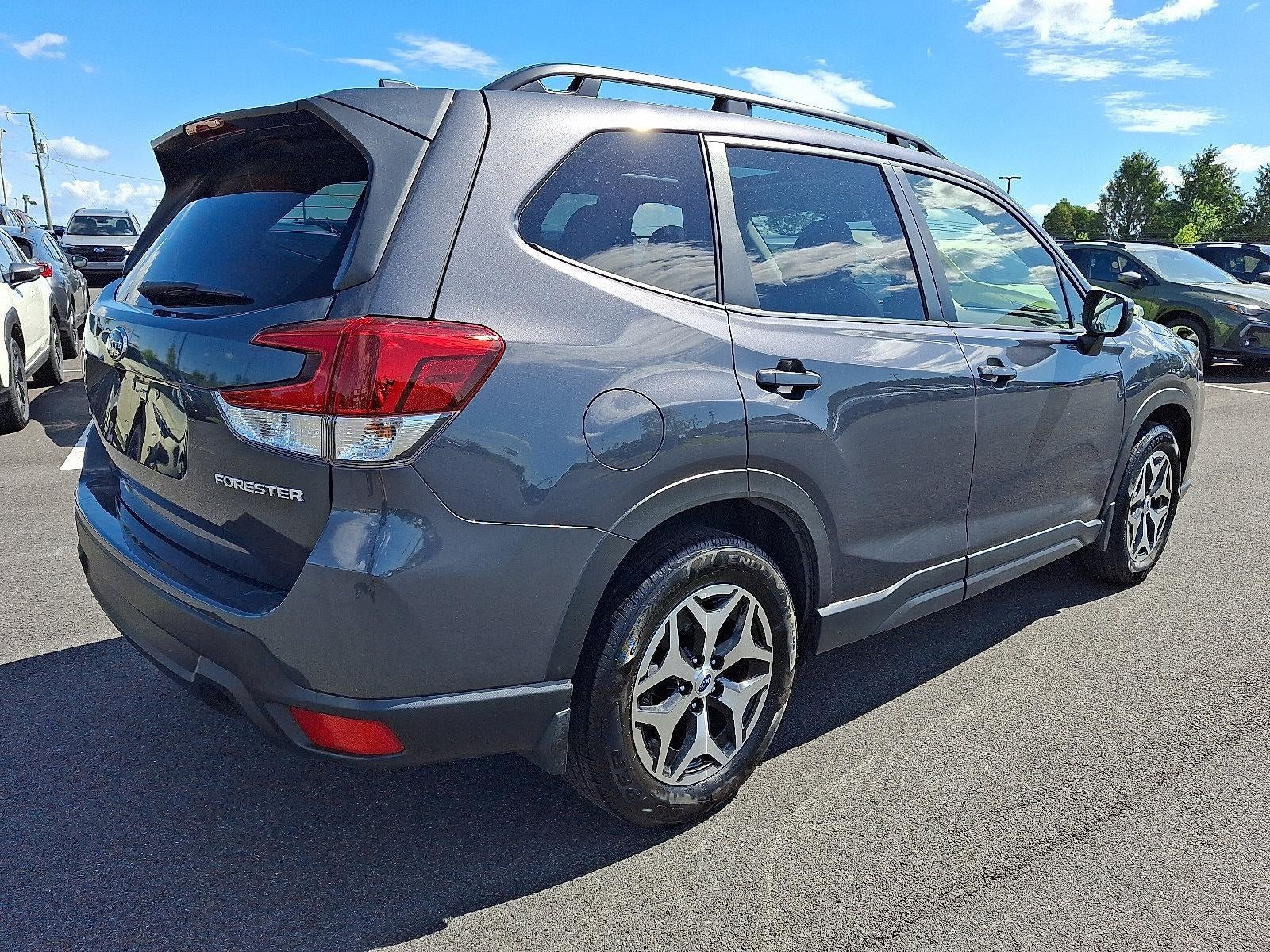 2023 Subaru Forester Premium CVT