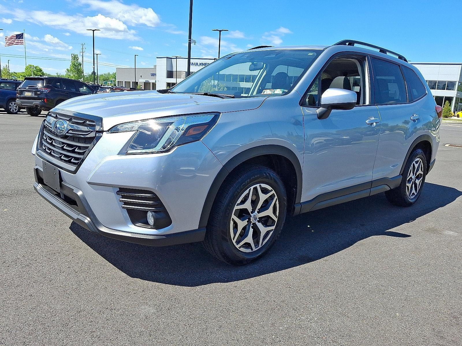 2023 Subaru Forester Premium CVT