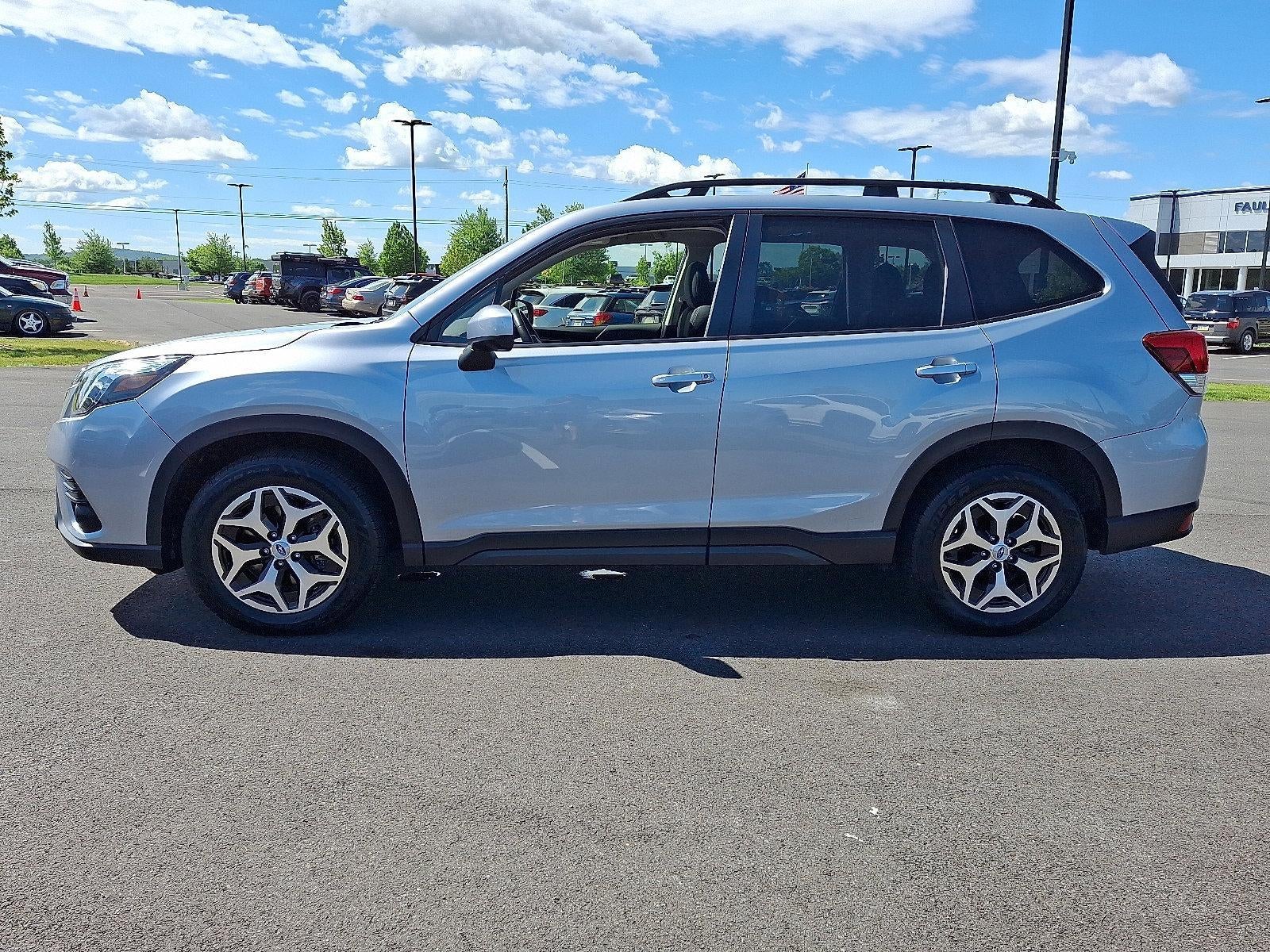 2023 Subaru Forester Premium CVT