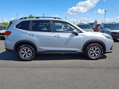 2023 Subaru Forester Premium CVT