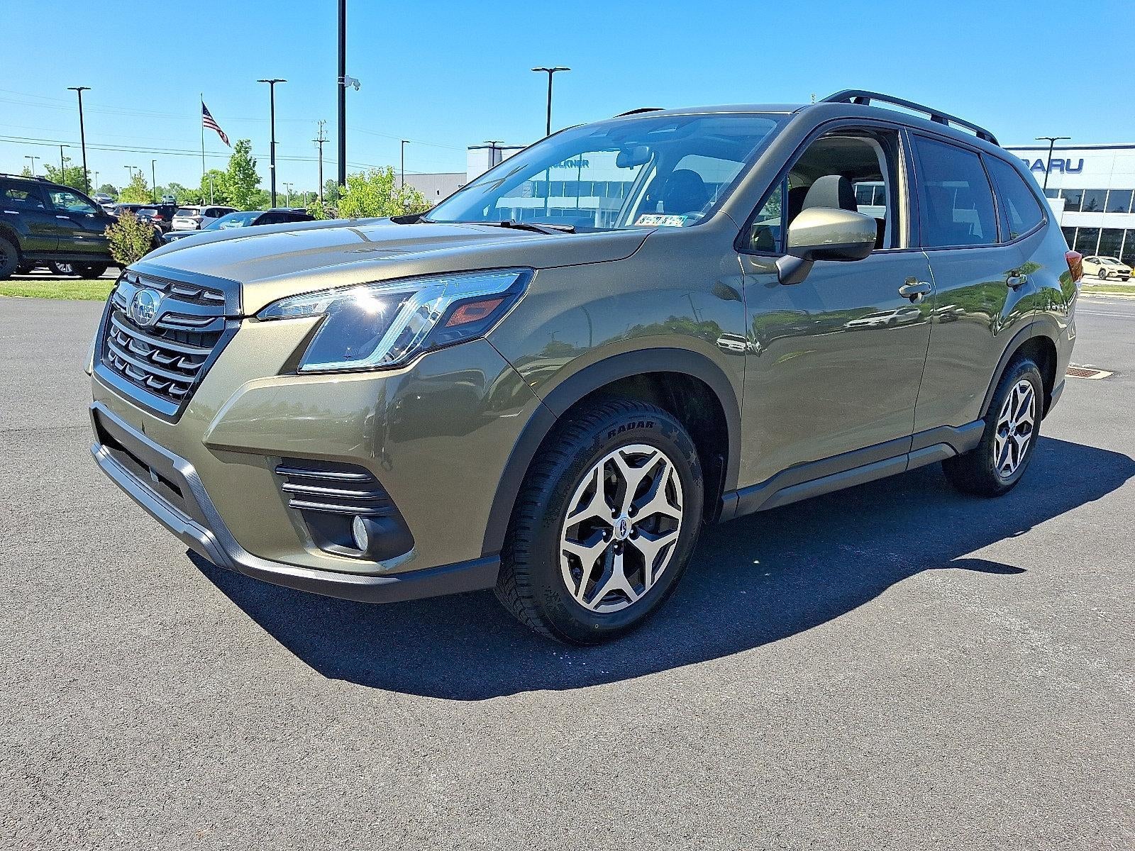 2023 Subaru Forester Premium CVT